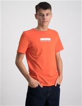 Bild Calvin Klein, SMALL BLOCK LOGO T-SHIRT, Orange, T-shirts till Kille, 10 år