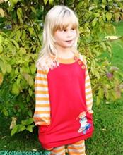 Bild Pippi Långstrump tröja, röd, knappar