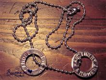 Bild Namnsmycke Halsband - Dubbelring med kedja (22mm)