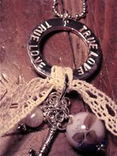 Bild Namnsmycke Halsband - Vintage ring (25mm)