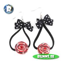 Bild Örhänge mjuk lera - Röd/svarta blommor (rund boll)