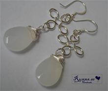 Bild Örhängen - Droppe (vit)