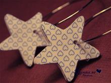 Bild Örhängen av plast - Stjärnor med blåa hjärtan (vita)