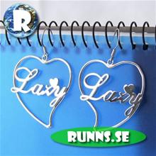 Bild Personliga Namnörhängen -  eget namn med hjärta (925 silver)