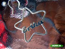 Bild Personliga Namnörhängen -  Erika med stjärna (925 silver)