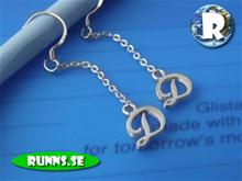 Bild Personliga Namnörhängen - D (925 silver)