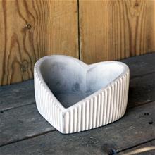 Bild Planteringskruka 'Hjärta' i cement 16x15cm