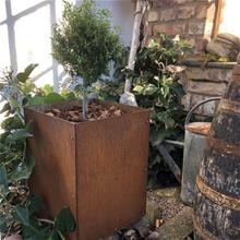 Bild Cortenkruka med botten 30x30x40cm