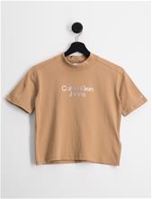 Bild Calvin Klein, CUT SEAMS STACK LOGO T-SHIRT, Beige, T-shirts till Tjej, 10 år