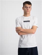 Bild Calvin Klein, SMALL BLOCK LOGO T-SHIRT, Vit, T-shirts till Kille, 14 år