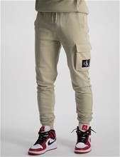 Bild Calvin Klein, BADGE CARGO SWEATPANTS, Beige, Byxor till Kille, 14 år