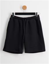 Bild D-XEL, OUR Sven Sweat Shorts, Svart, Shorts till Kille, 158-164 cm