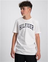 Bild Tommy Hilfiger, HILFIGER VARSITY TEE S/S, Vit, T-shirts till Kille, 16 år
