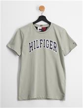 Bild Tommy Hilfiger, HILFIGER VARSITY TEE S/S, Grå, T-shirts till Unisex, 16 år